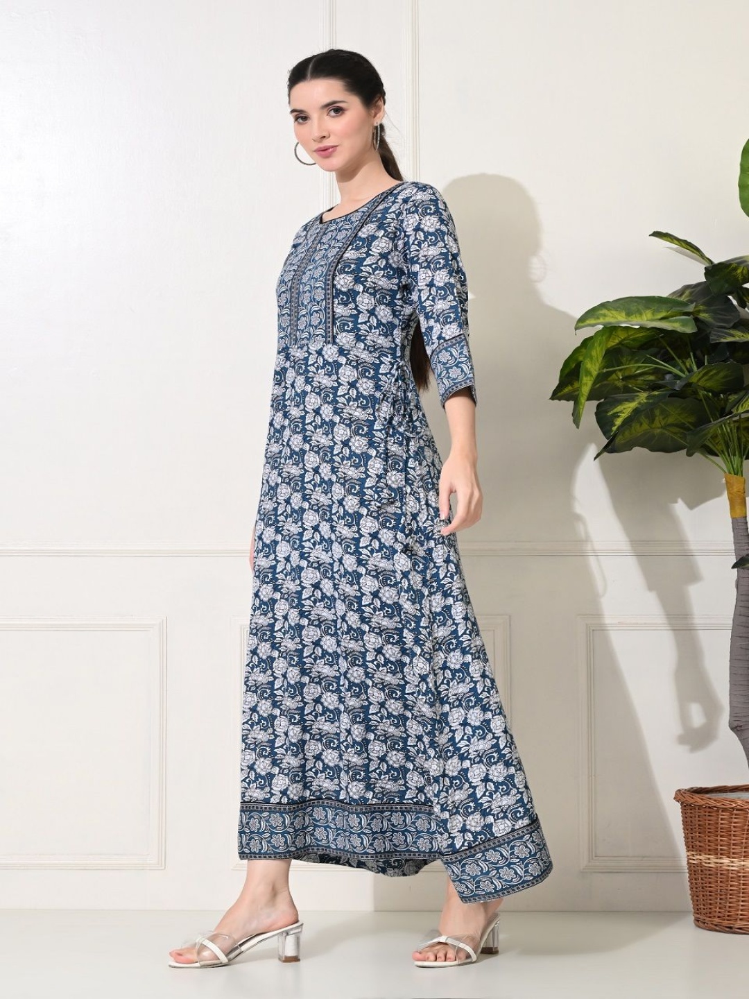 

METAFAB Floral Printed Round Neck A-Line Kurta, Blue