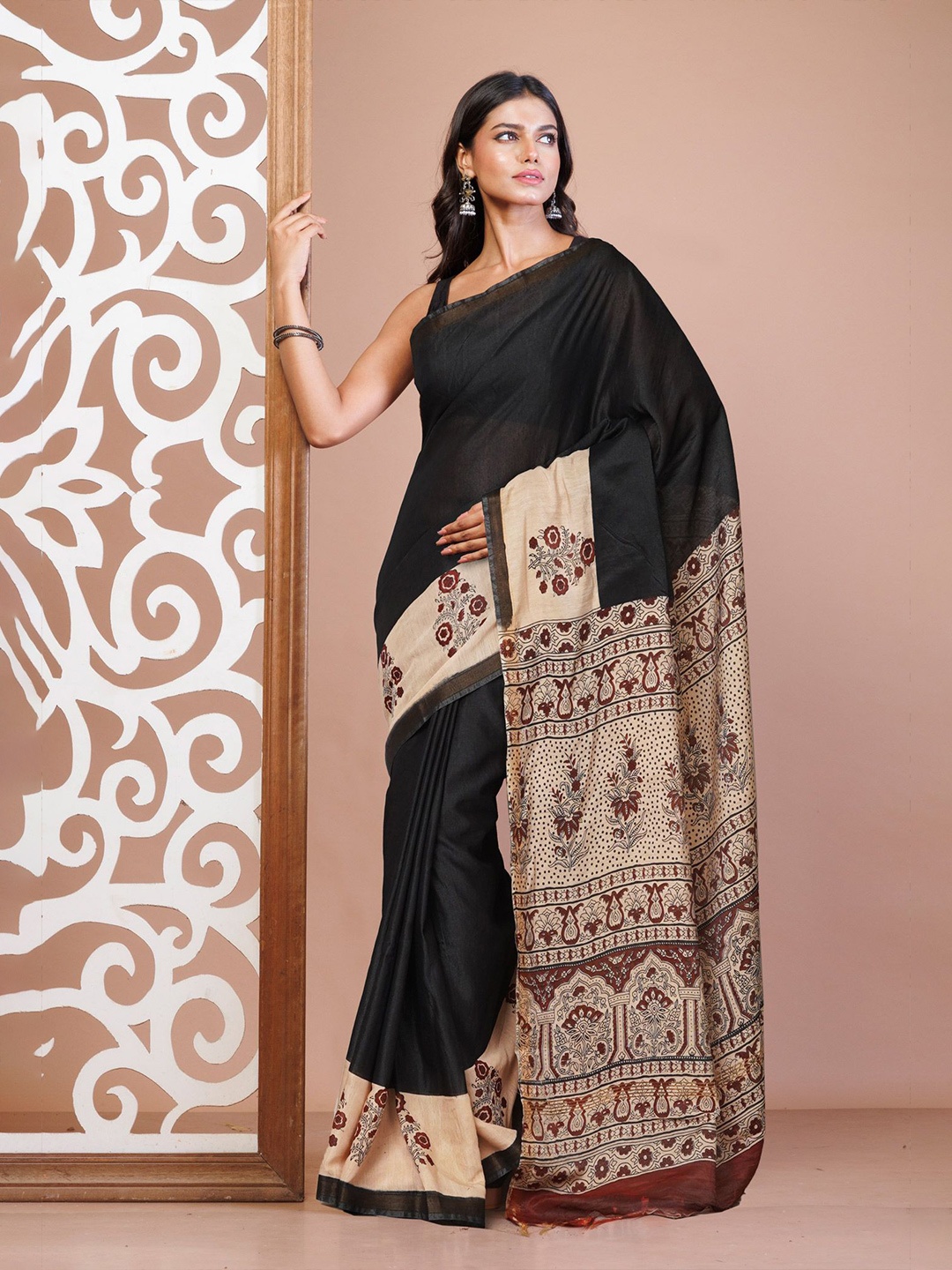 

Unnati Silks Ethnic Motifs Zari Silk Cotton Handloom Block Print Saree, Black