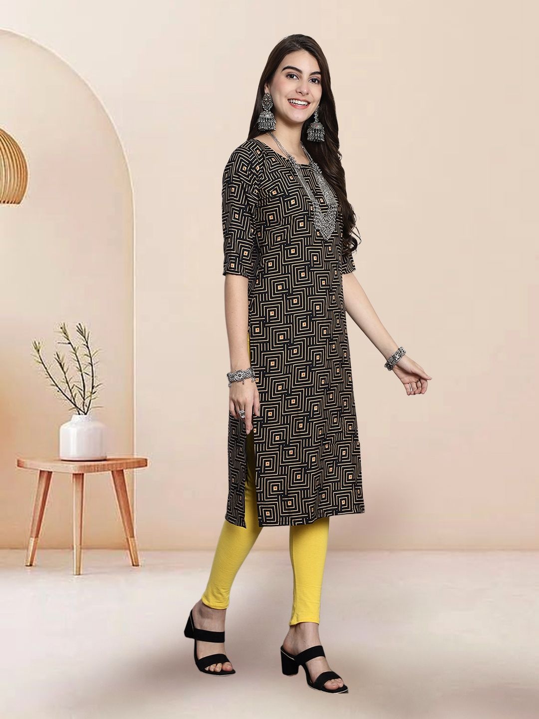

7Threads Selection of 2 Geometric Printed Round Neck Straight Kurtas, Black