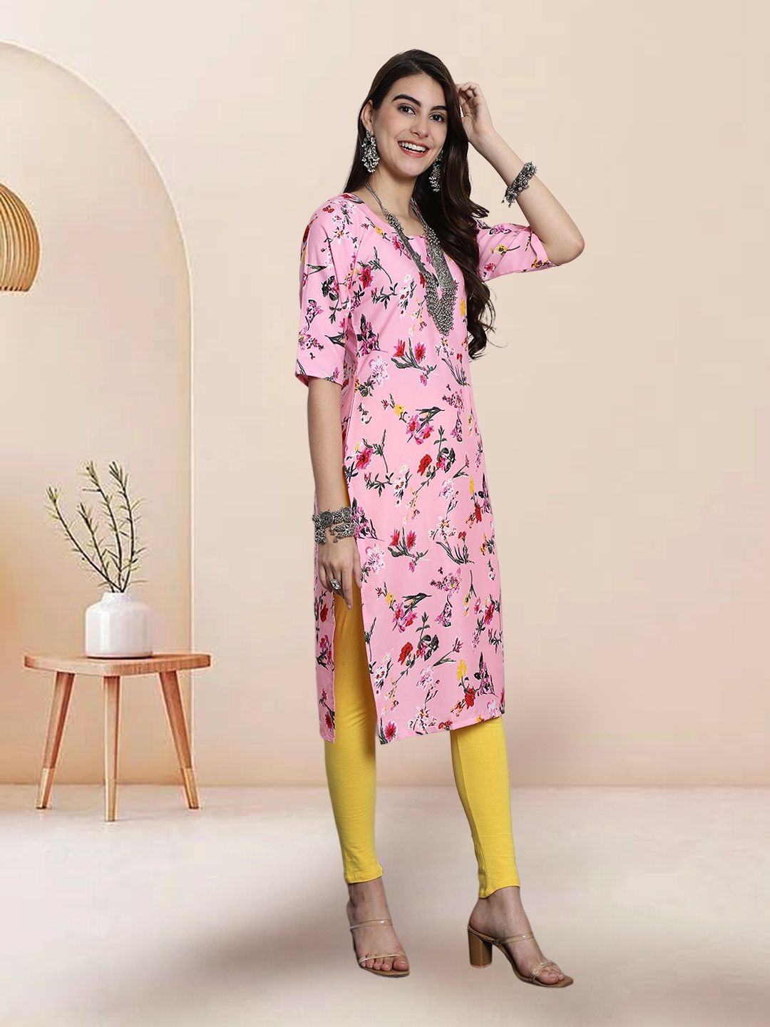 

7Threads Selection Of 2 Floral Printed Round Neck Straight Kurtas, Pink