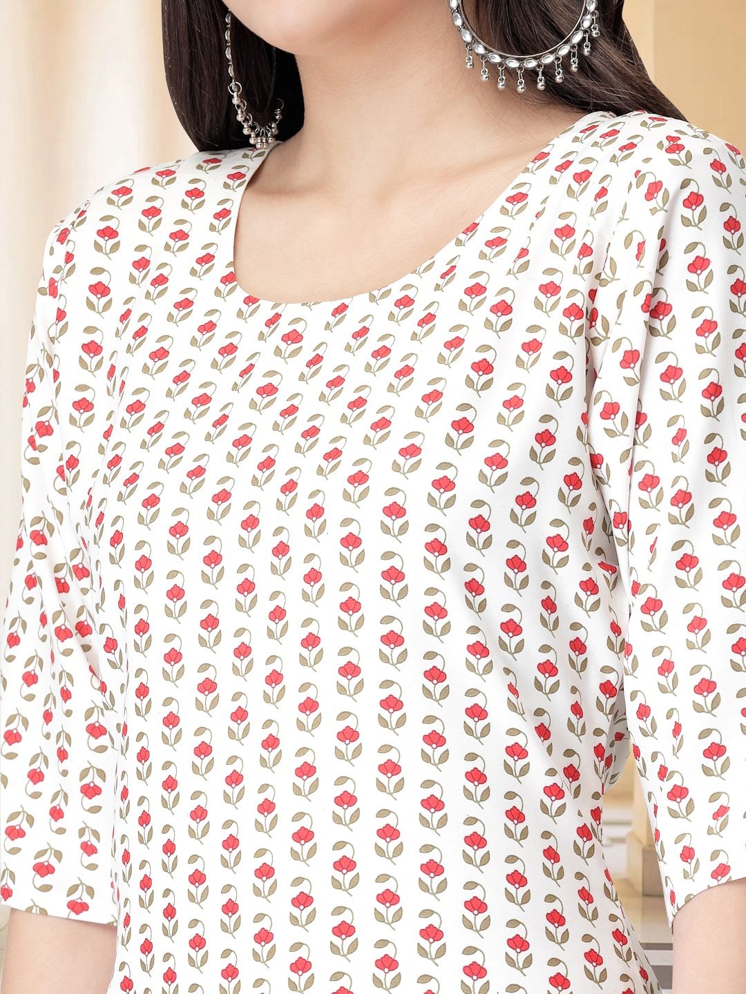 

7Threads Floral Printed Round Neck Straight Kurta With Trouser, White