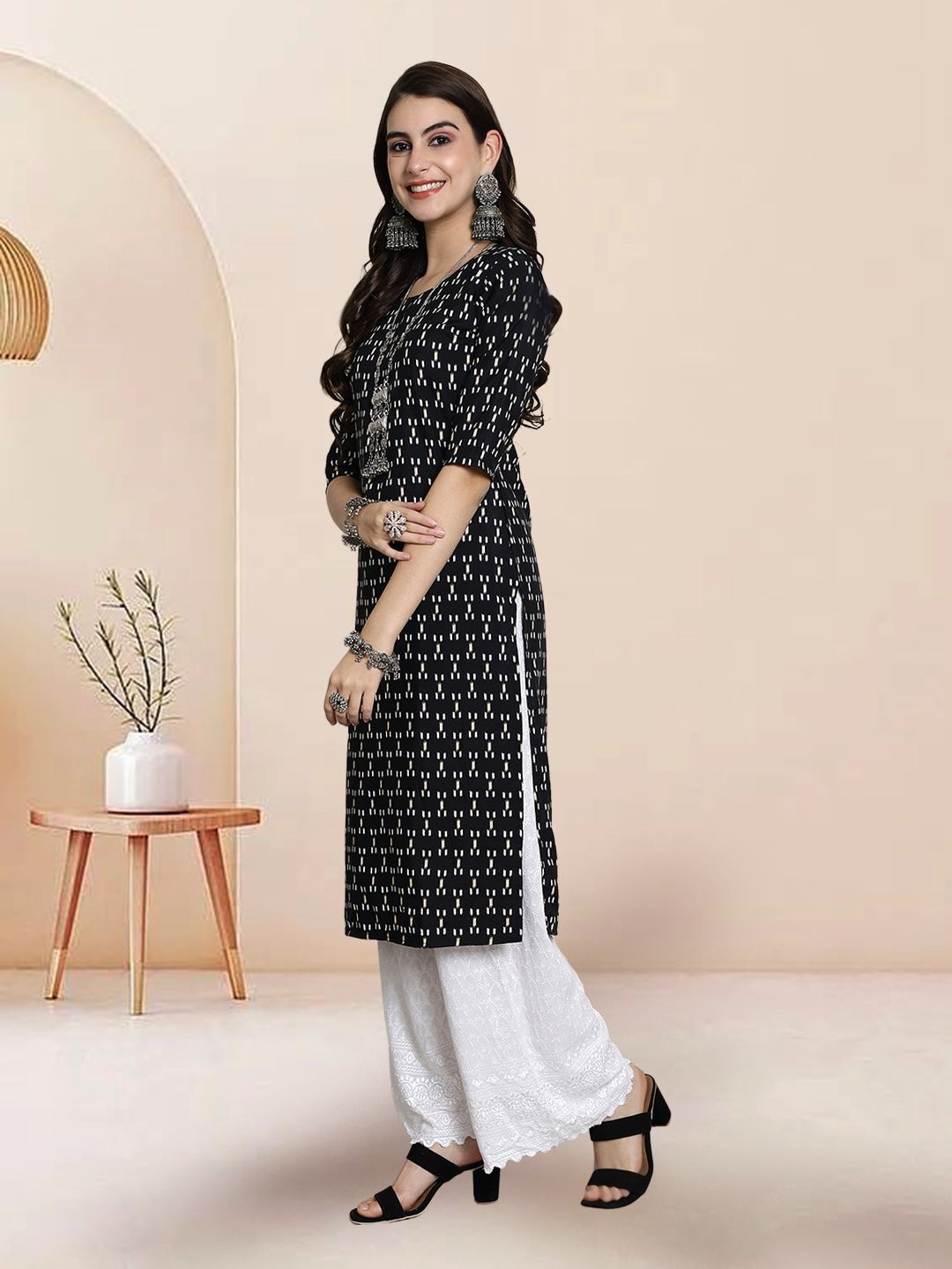 

7Threads Selection Of 3 Geometric Printed Round Neck Straight Kurtas, Black