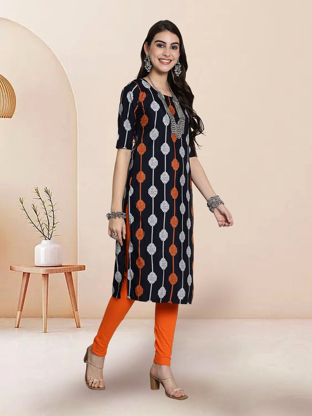 

7Threads Selection Of 2 Geometric Printed Round Neck Straight Kurtas, Black