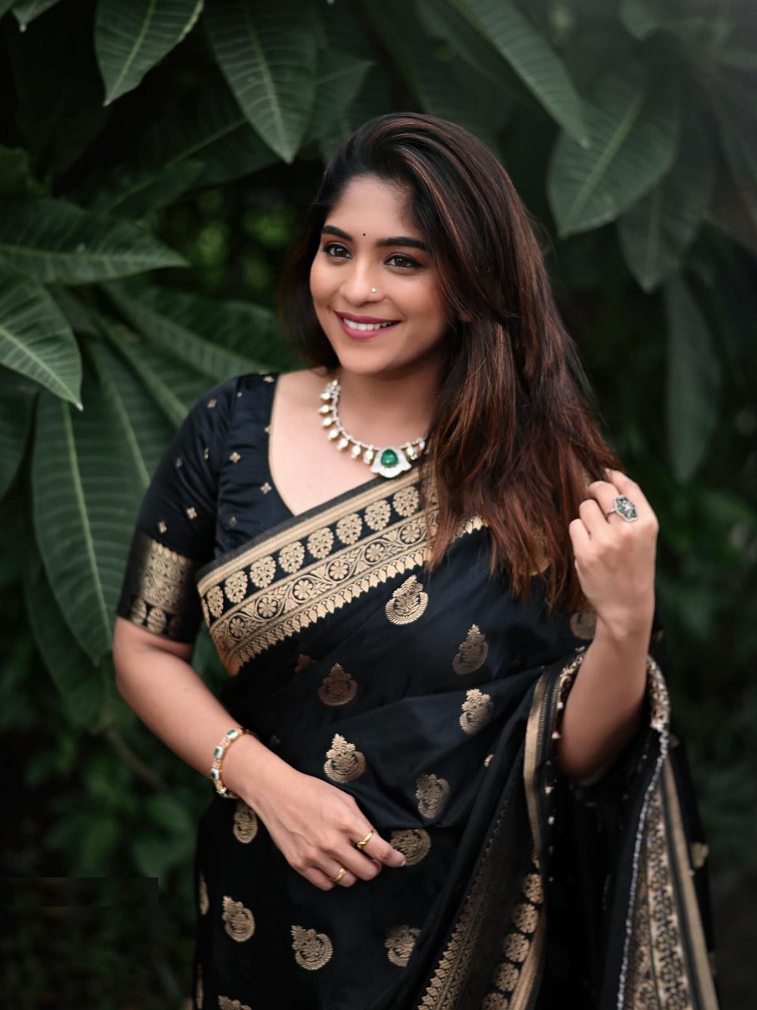 

A TO Z CART Woven Design Pure Silk Saree, Black