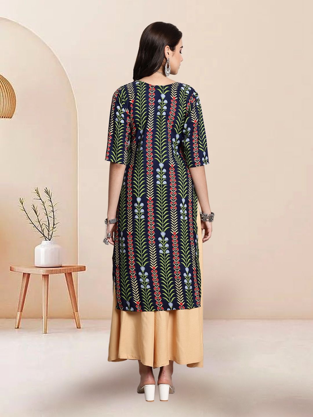 

7Threads Selection of 2 Floral Printed Round Neck Straight Kurtas, Navy blue