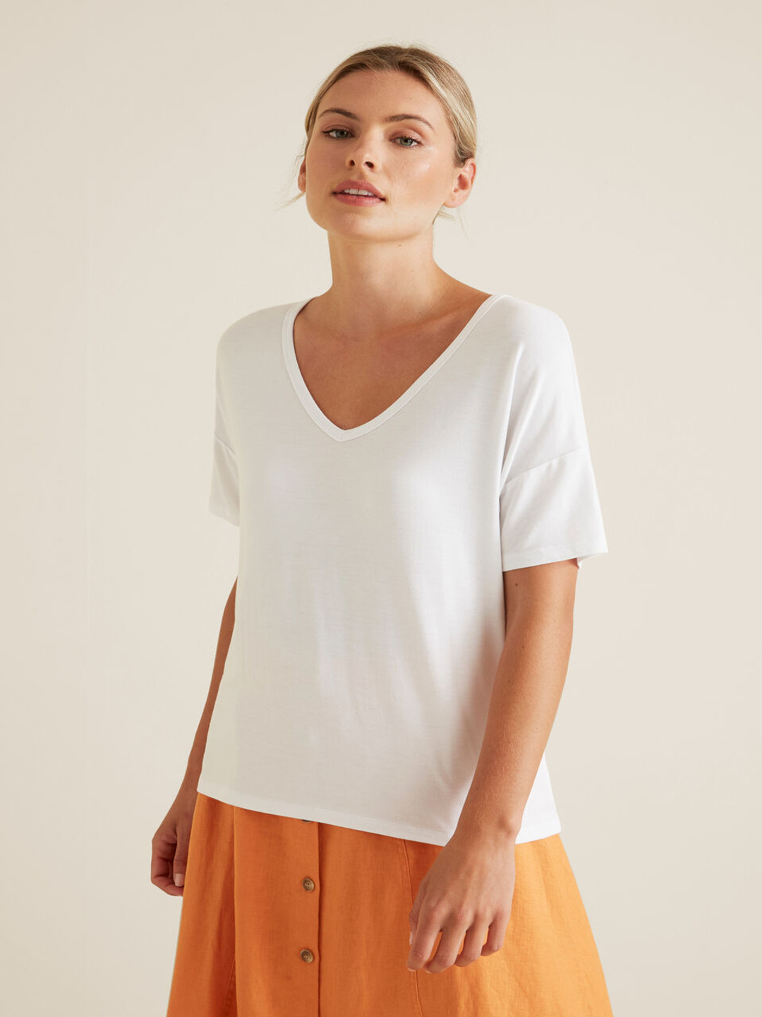 

COLOR CAPITAL Extended Sleeves Top, White