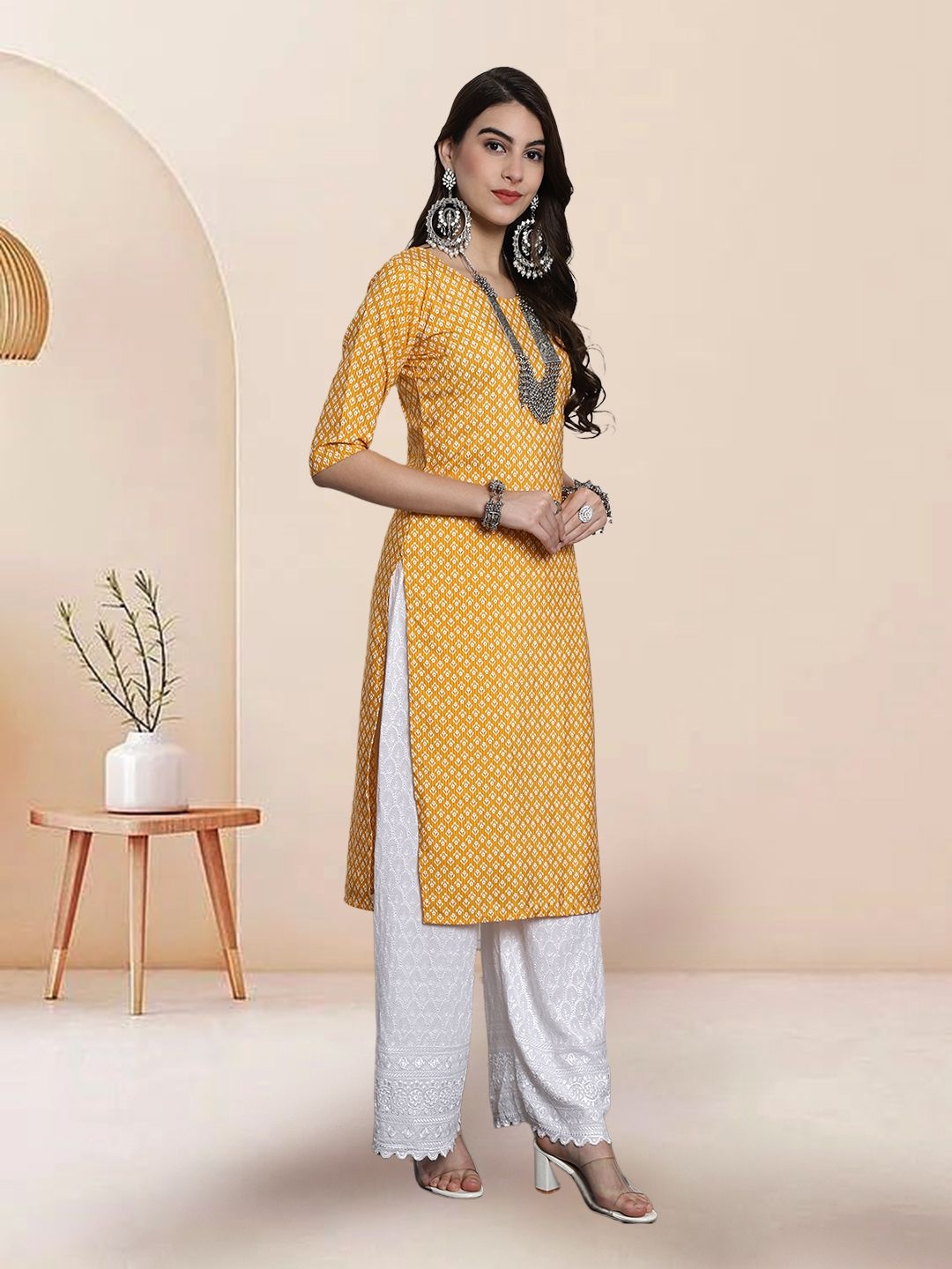 

7Threads Selection Of 2 Floral Printed Round Neck Straight Kurtas, Mustard