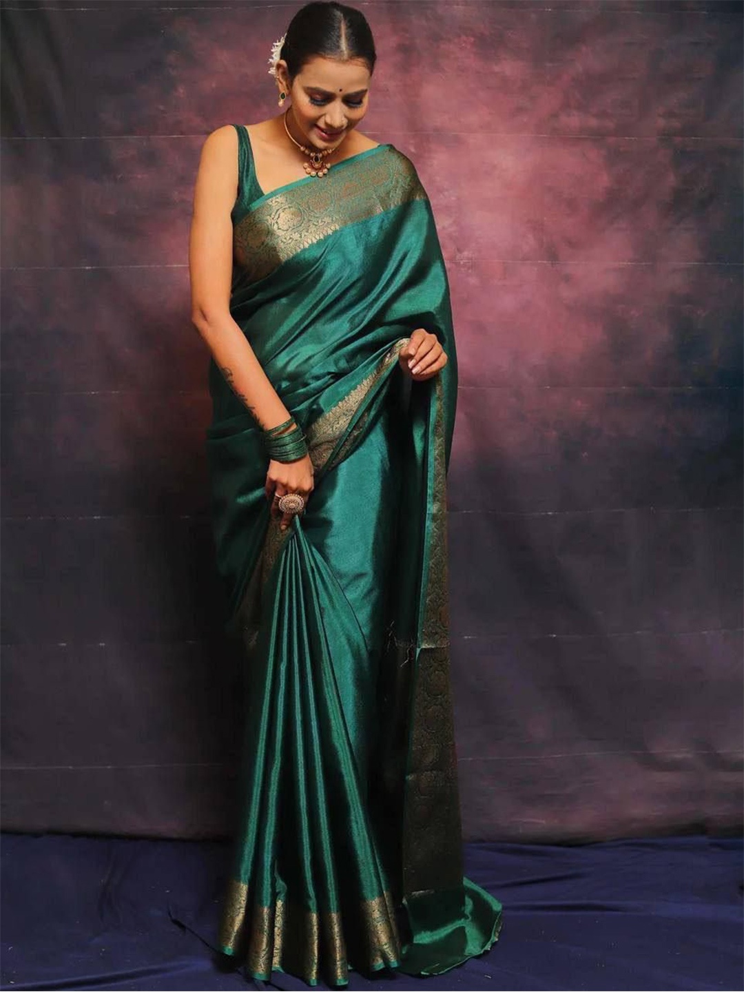 

SANJANA SILK Zari Silk Blend Kanjeevaram Saree, Green