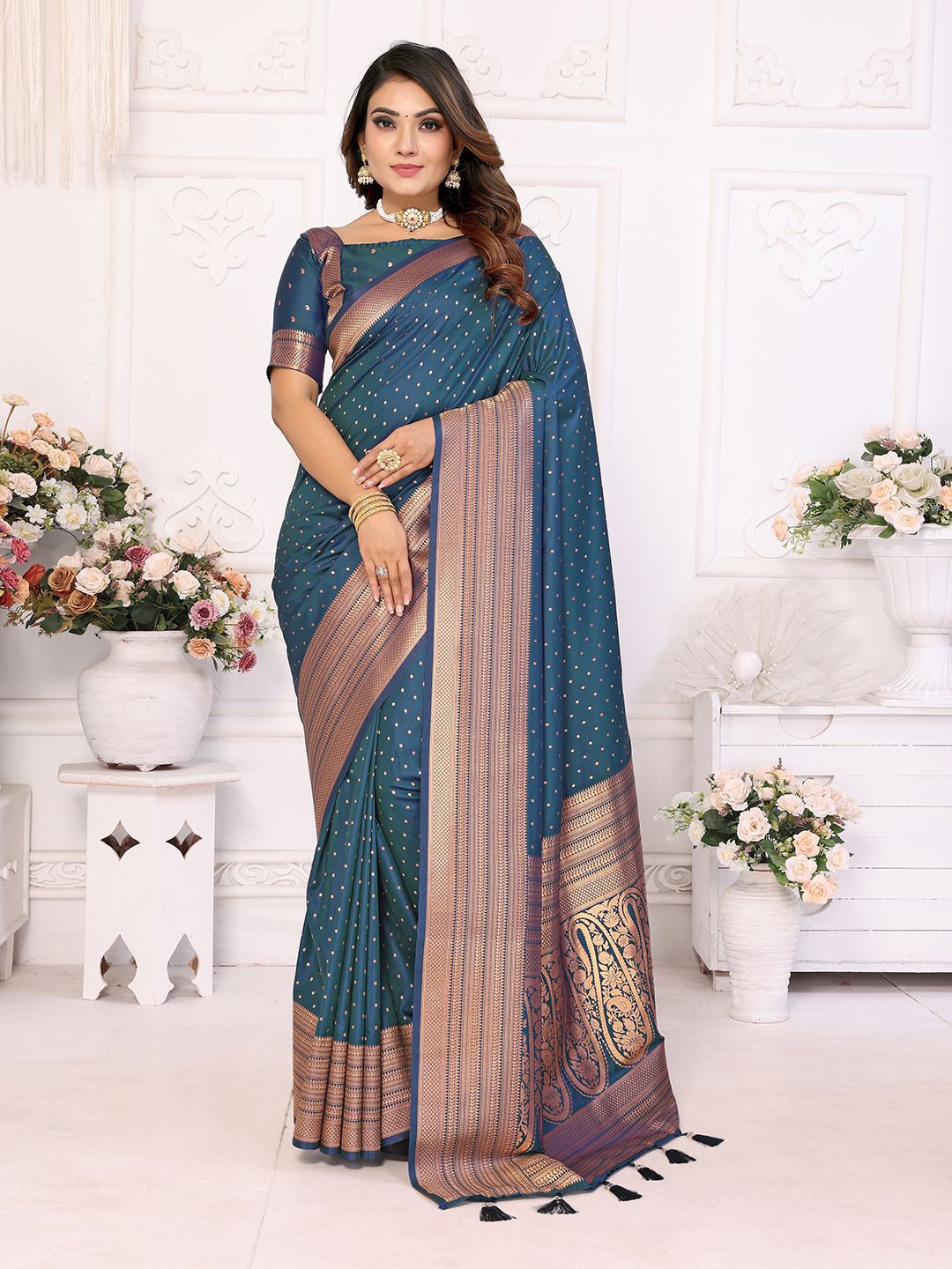 

Mitera Woven Design Zari Silk Blend Banarasi Saree, Teal