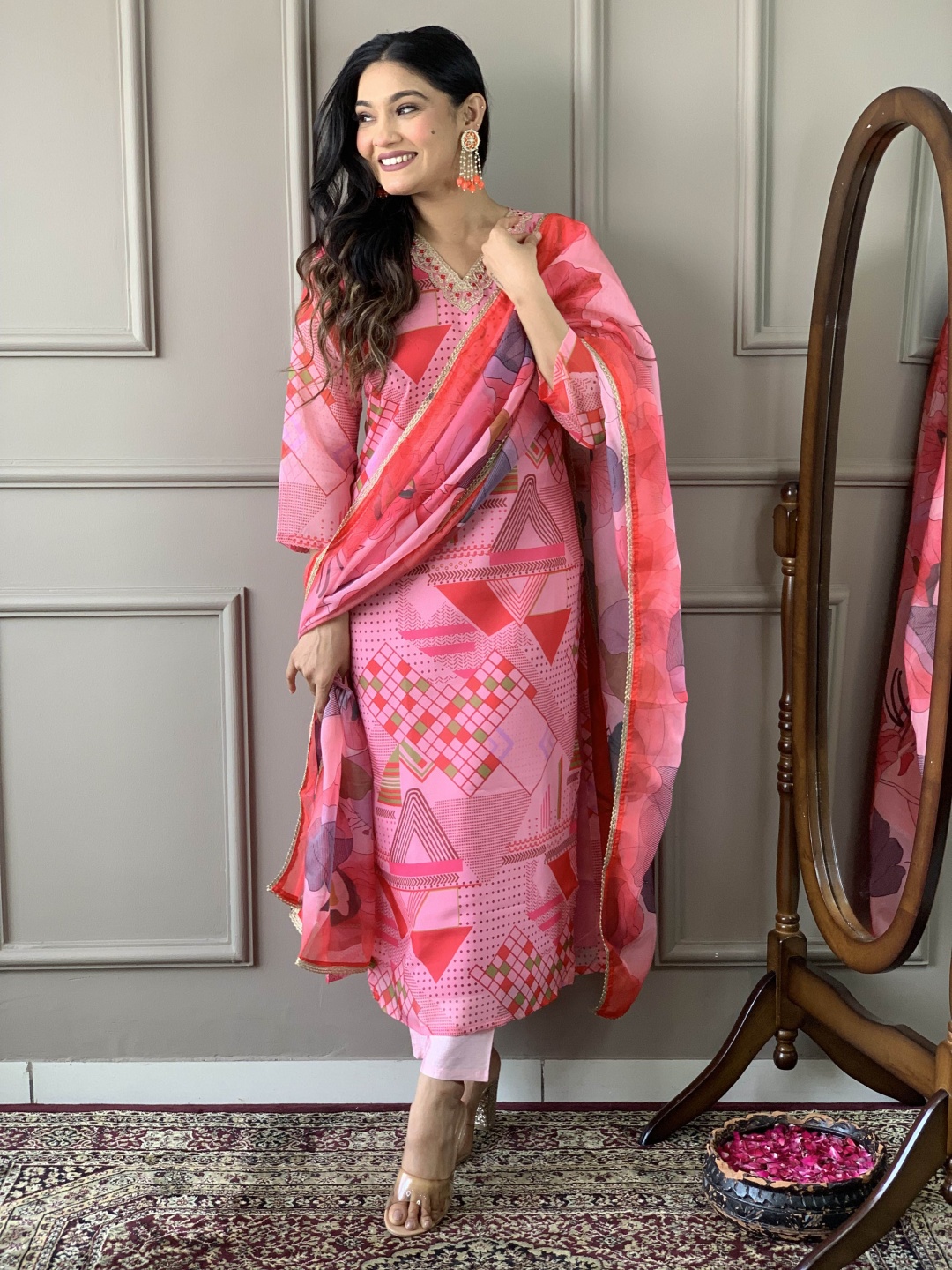 

Siya Fashion Geometric Printed V-Neck Straight Kurta With Trousers And Dupatta, Pink