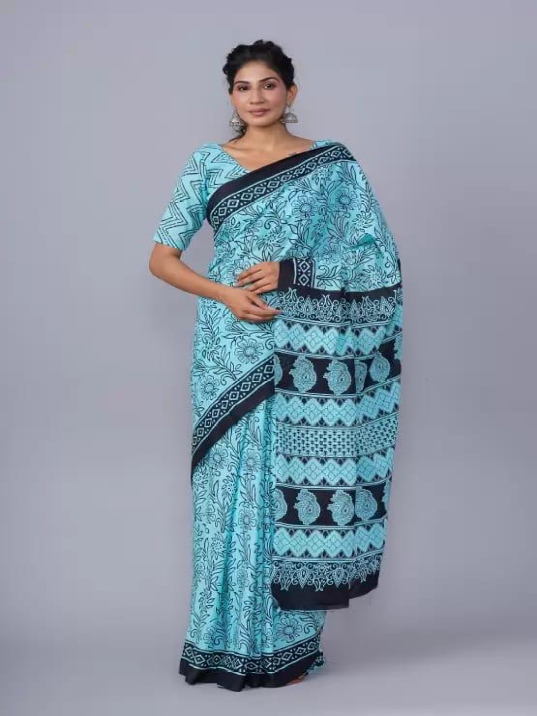 

TROPWEAR Floral Pure Cotton Block Print Saree, Blue