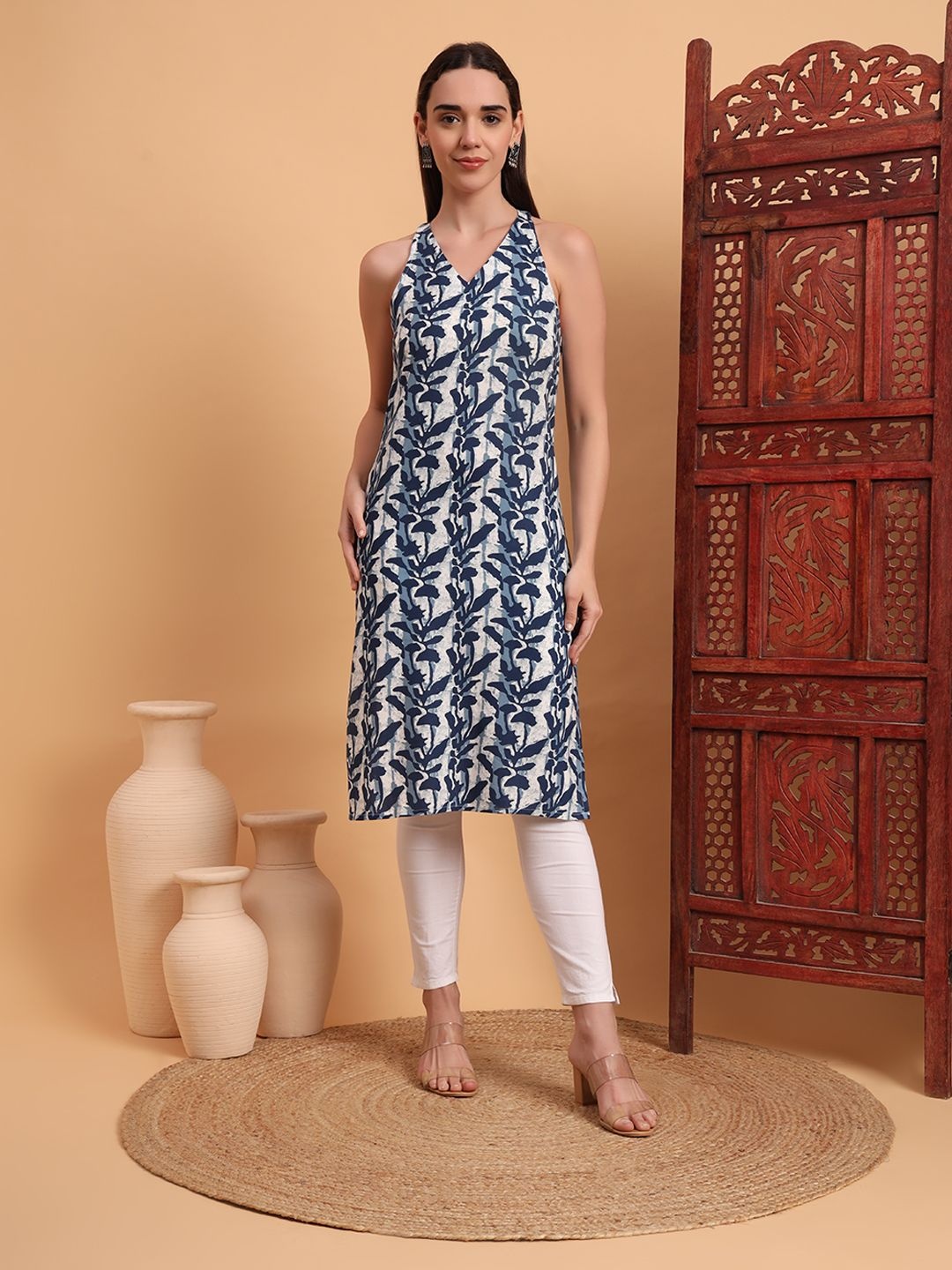 

Anouk Rustic Floral Printed Halter Neck Straight Kurta, Off white