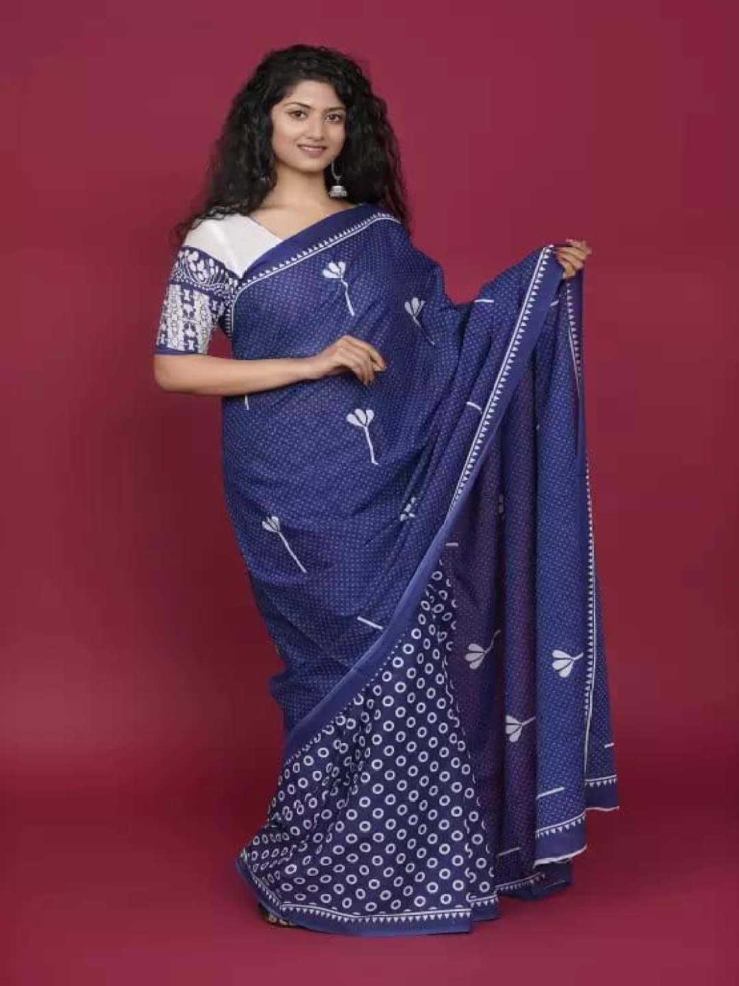 

TROPWEAR Ethnic Motifs Linen Blend Block Print Saree, Blue