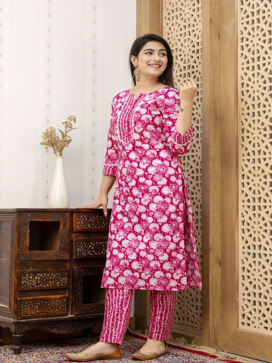 

Shivaradhya Designers Women Floral Printed Regular Pure Cotton Kurta with Trousers, Magenta