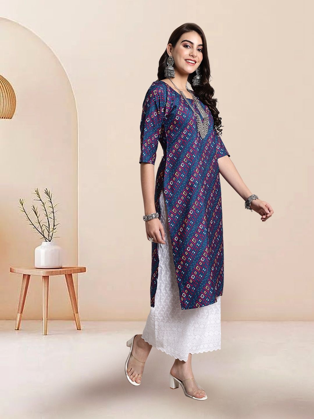 

7Threads Selection Of 2 Ethnic Motifs Printed Round Neck Straight Kurtas, Navy blue