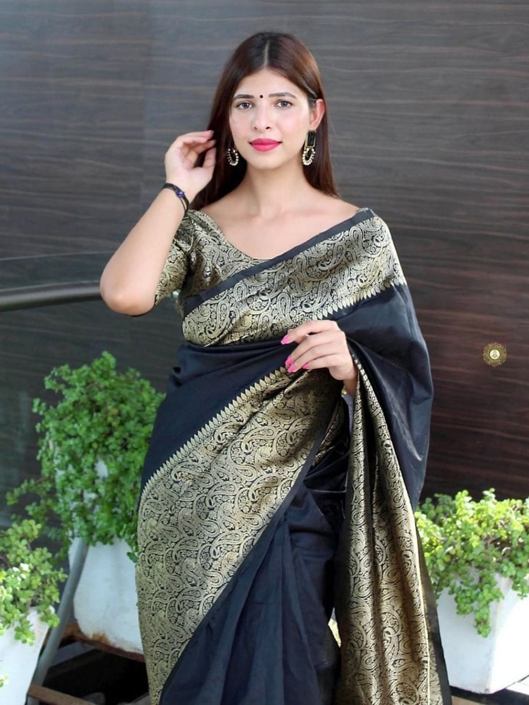 

Fashion Ritmo Zari Pure Silk Saree, Black