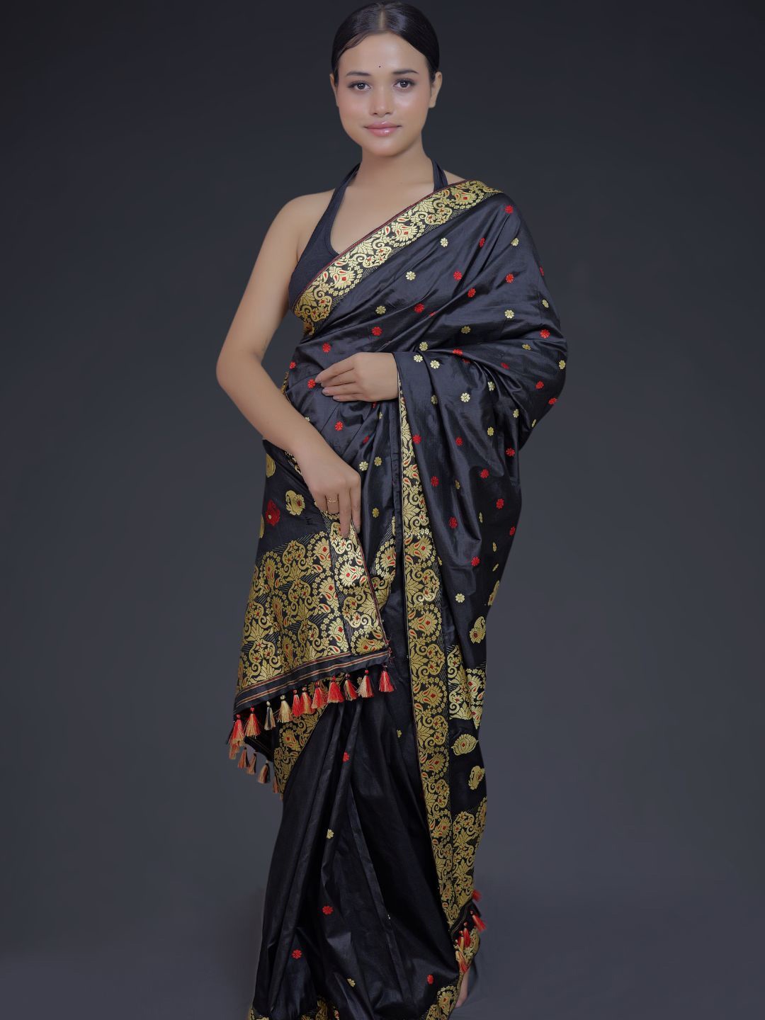 

Mayuri Silk Woven Design Zari Pure Silk Saree, Black
