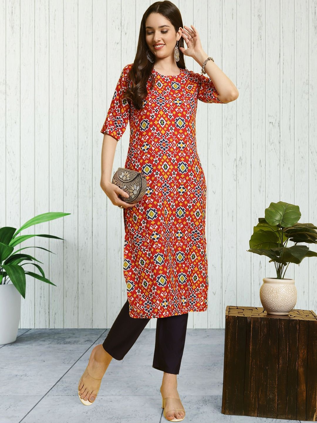 

7Threads Ethnic Motifs Printed Round Neck Straight Kurta With Trousers, Red