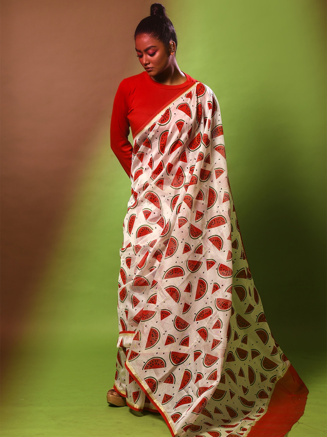 

Dora by Phoenix Floral Pure Cotton Block Print Saree, Red