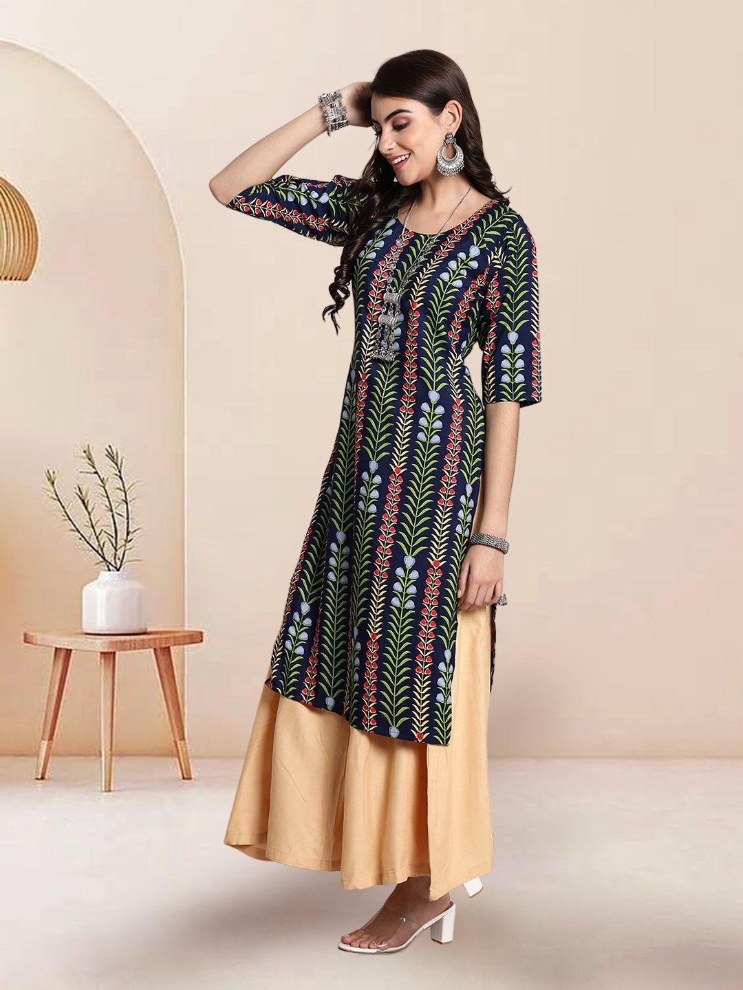 

7Threads Selection Of 2 Floral Printed Round Neck Straight Kurtas, Green