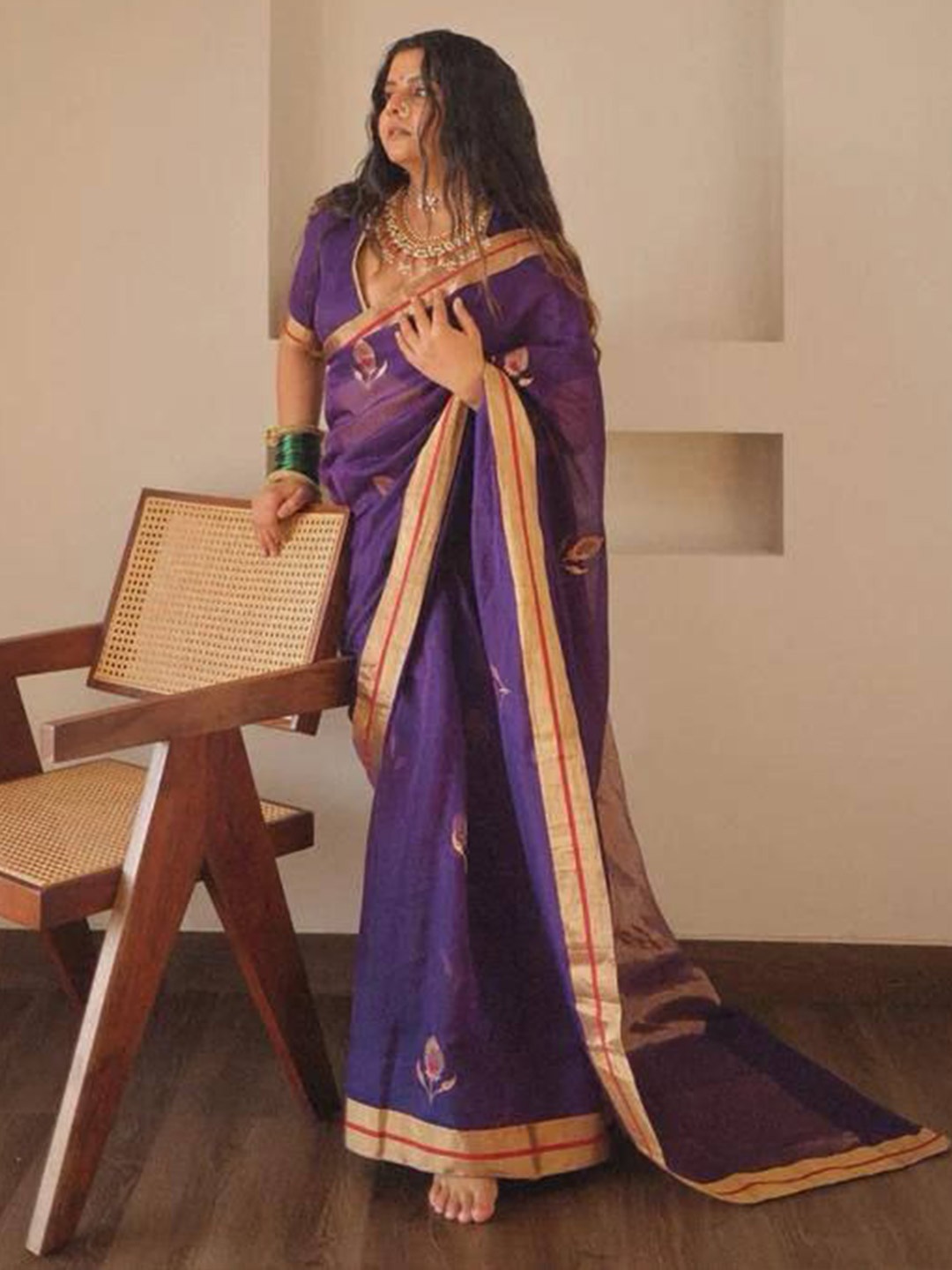 

SANJANA SILK Woven Design Zari Silk Blend Kanjeevaram Saree, Violet