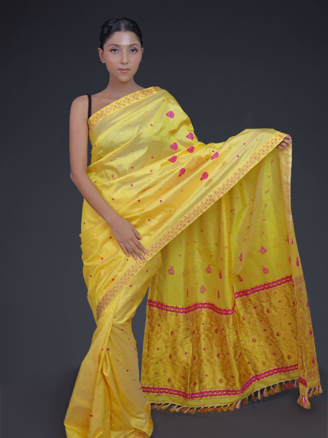 

Mayuri Silk Pure Silk Saree, Yellow