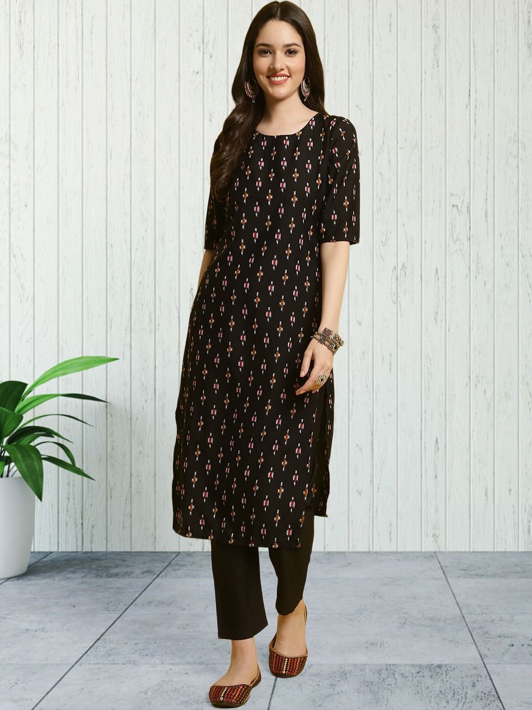 

7Threads Ethnic Motifs Printed Round Neck Straight Kurta With Trouser, Black