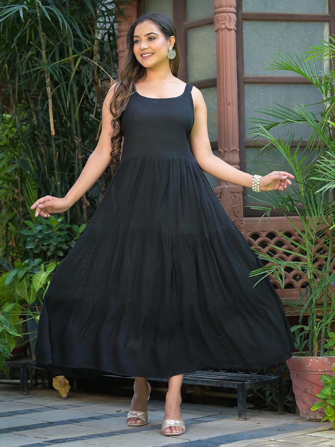 

KASHISHIYA Crepe Fit & Flare Maxi Dress, Black