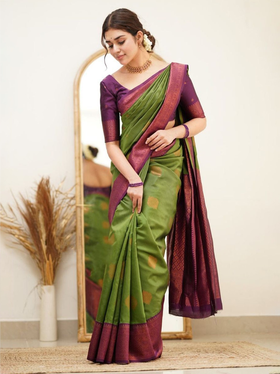 

Anouk Silk Blend Banarasi Saree, Green