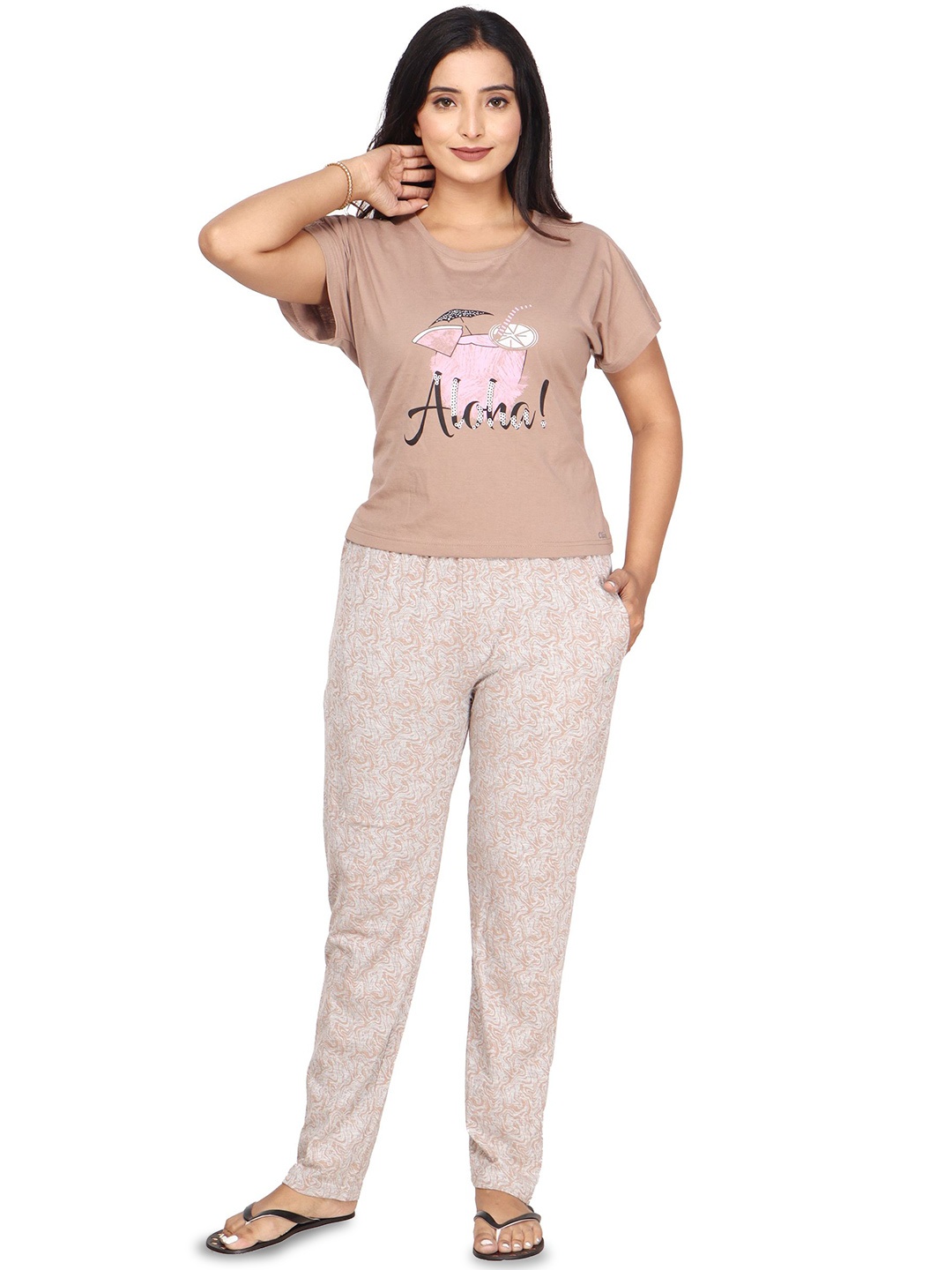 

CLINT Graphic Printed Round Neck T-Shirt With Pyjama, Beige