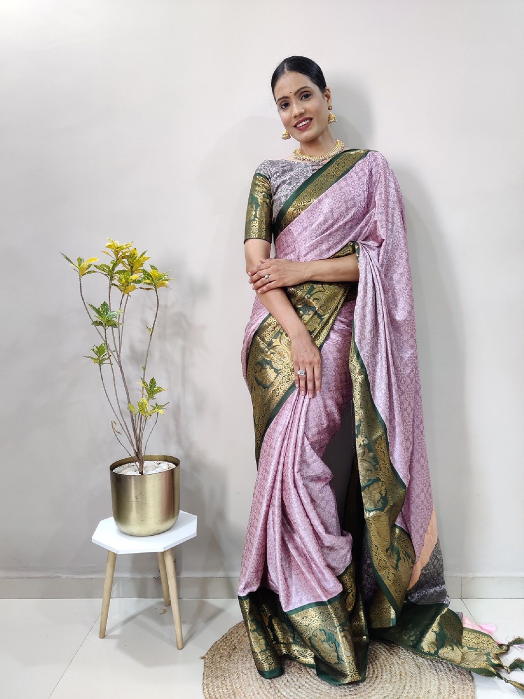 

A TO Z CART Pure Silk Banarasi Saree, Pink