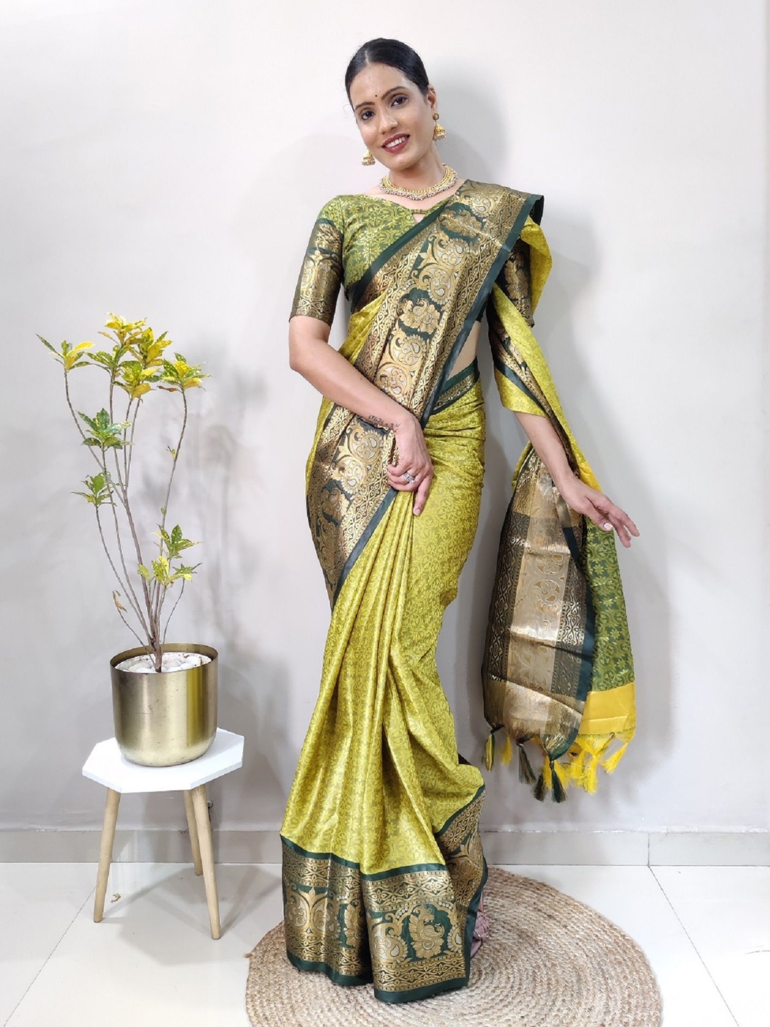 

A TO Z CART Woven Design Zari Pure Silk Banarasi Saree, Green
