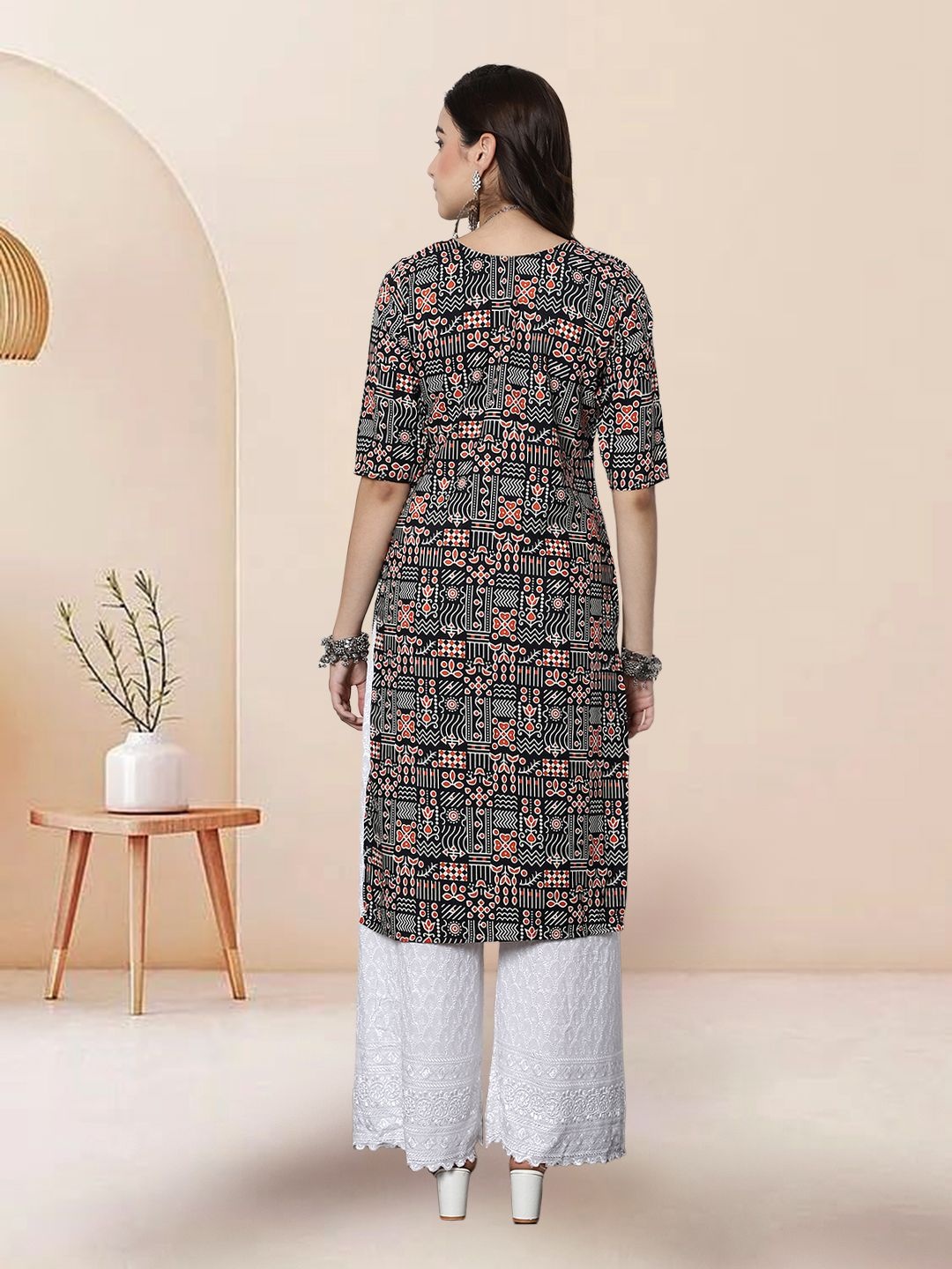 

7Threads Selection Of 2 Geometric Printed Round Neck Kurtas, Black