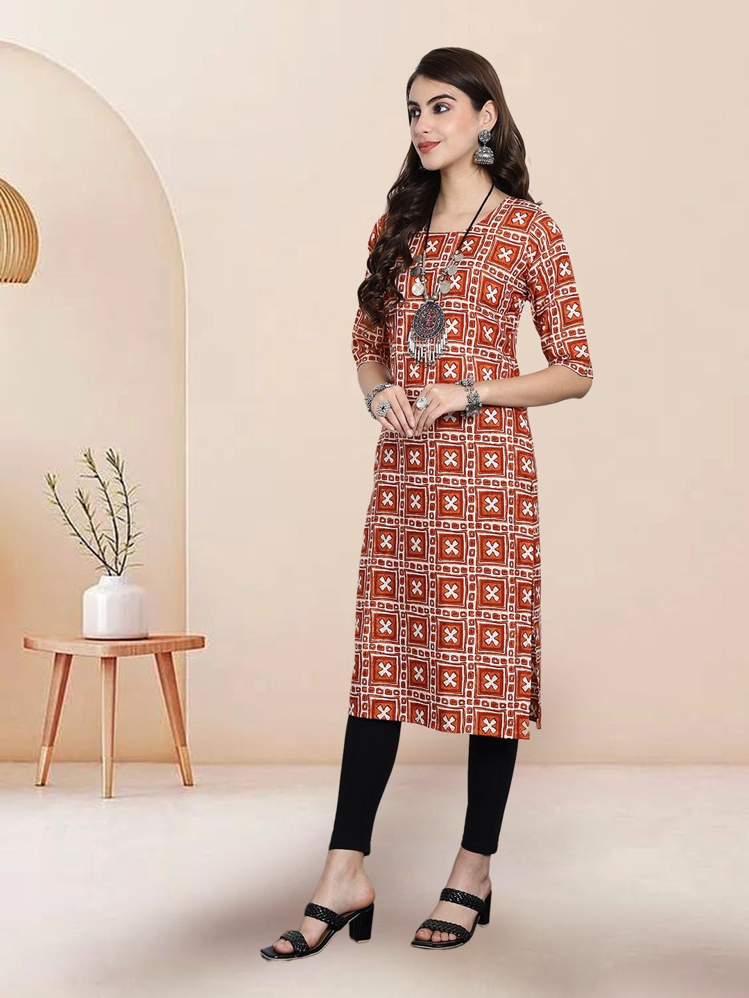 

7Threads Selection Of 2 Floral Printed Round Neck Straight Kurtas, Maroon