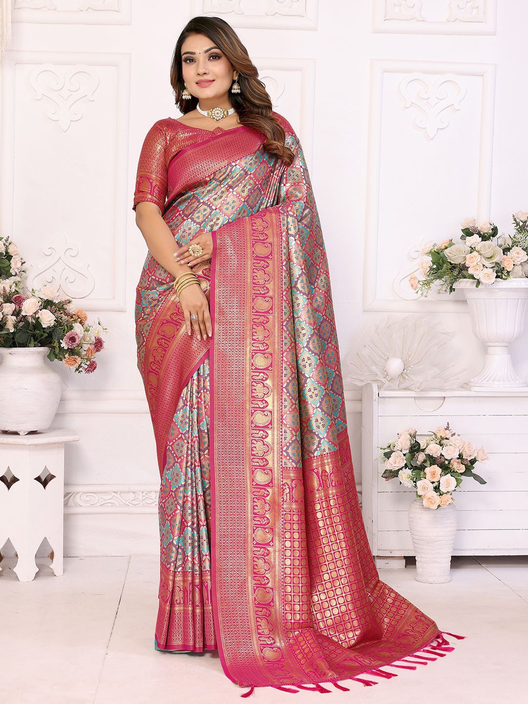 

Panzora Floral Zari Silk Blend Banarasi Saree, Blue