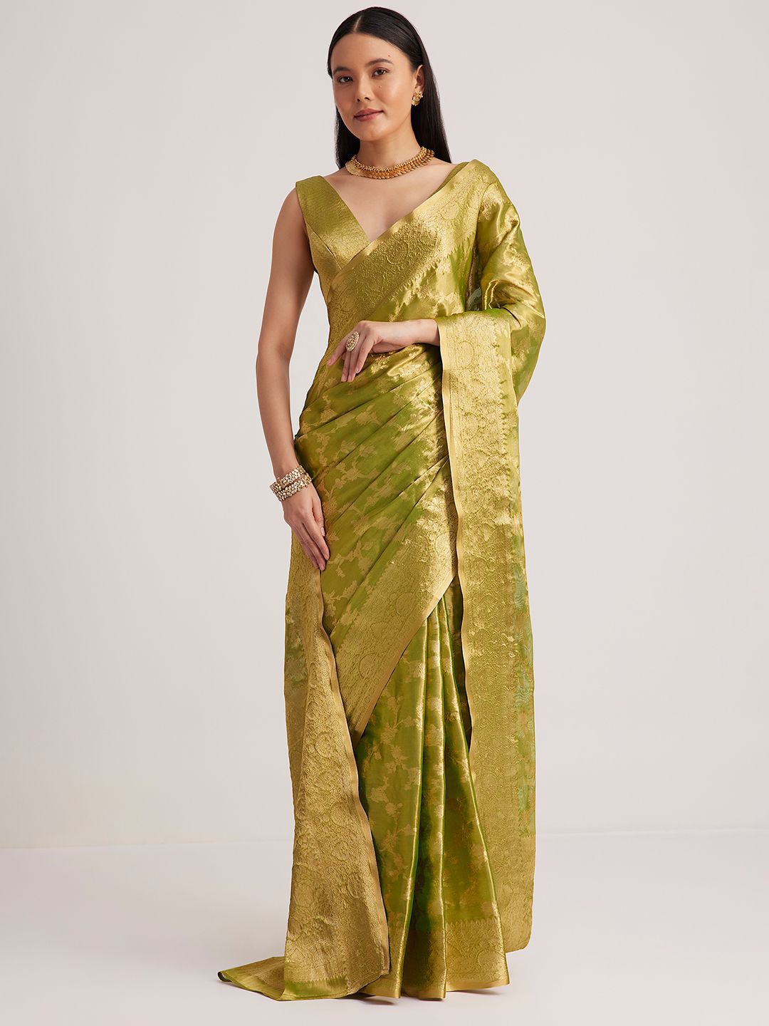 

KALKI Fashion Floral Tissue Saree, Green