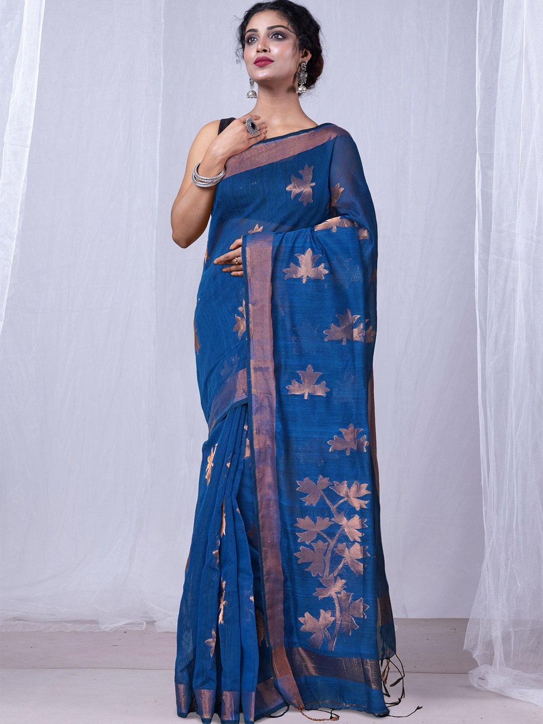 

Unnati Silks Woven Design Zardozi Silk Cotton Handloom Jamdani Saree, Blue