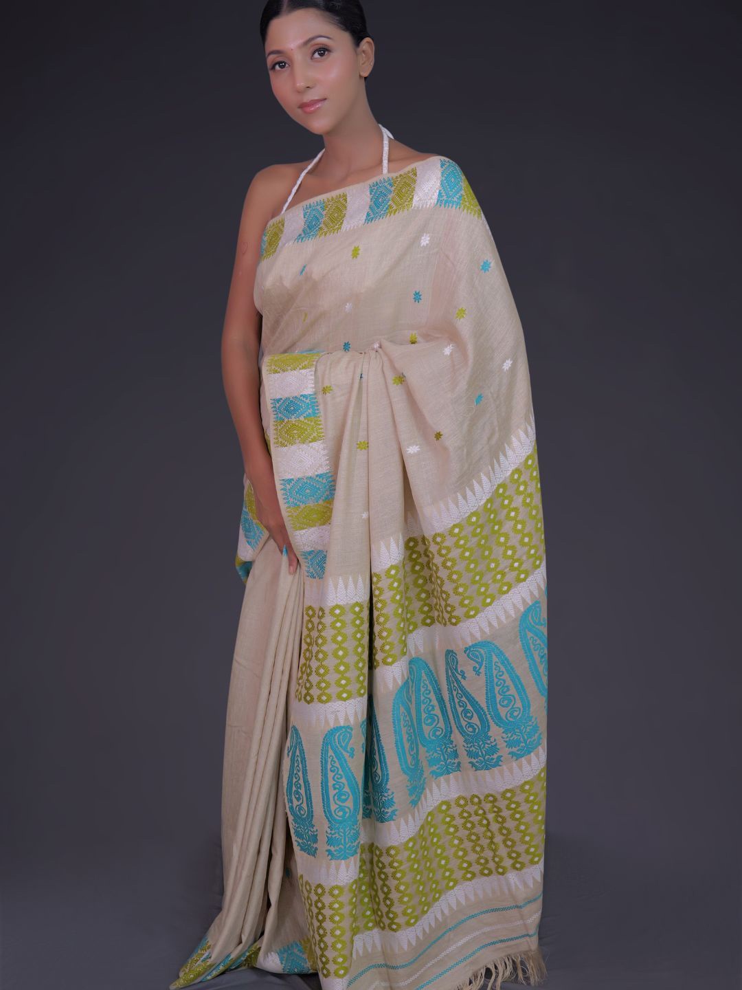 

Mayuri Silk Floral Zari Pure Silk Saree, Off white