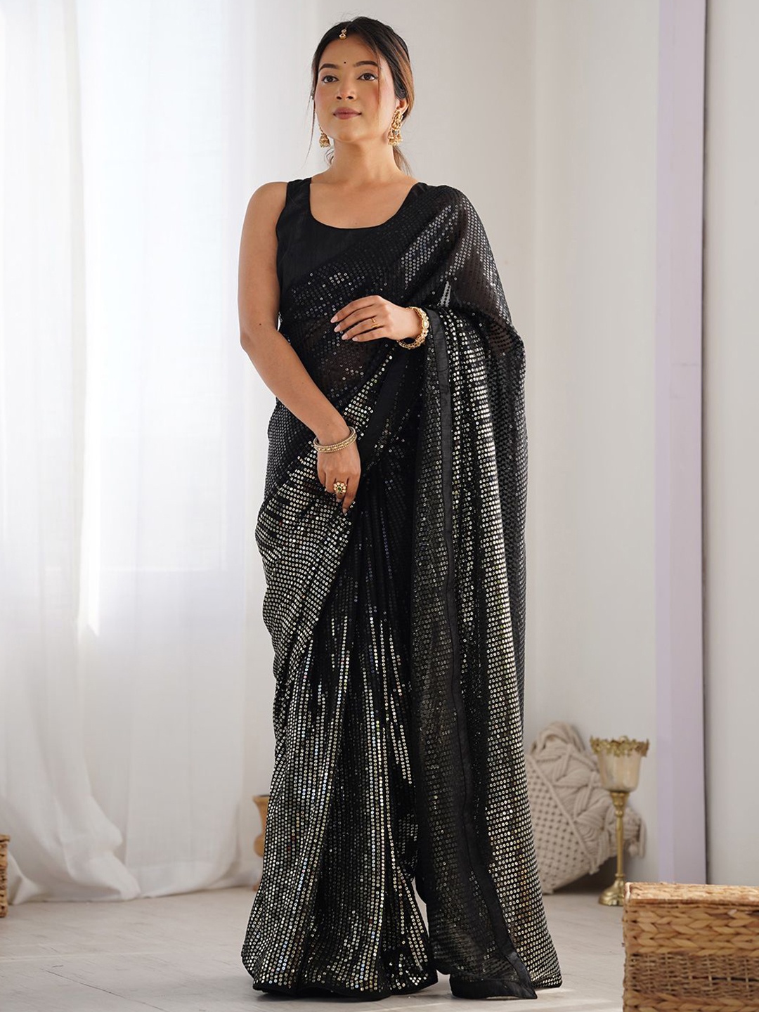 

Panzora Embellished Sequinned Poly Georgette Designer Saree, Black
