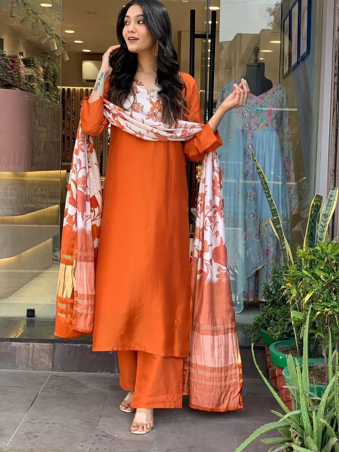 

DIVASTRI Floral Printed Notch Neck Straight Kurta With Trousers And Dupatta, Orange