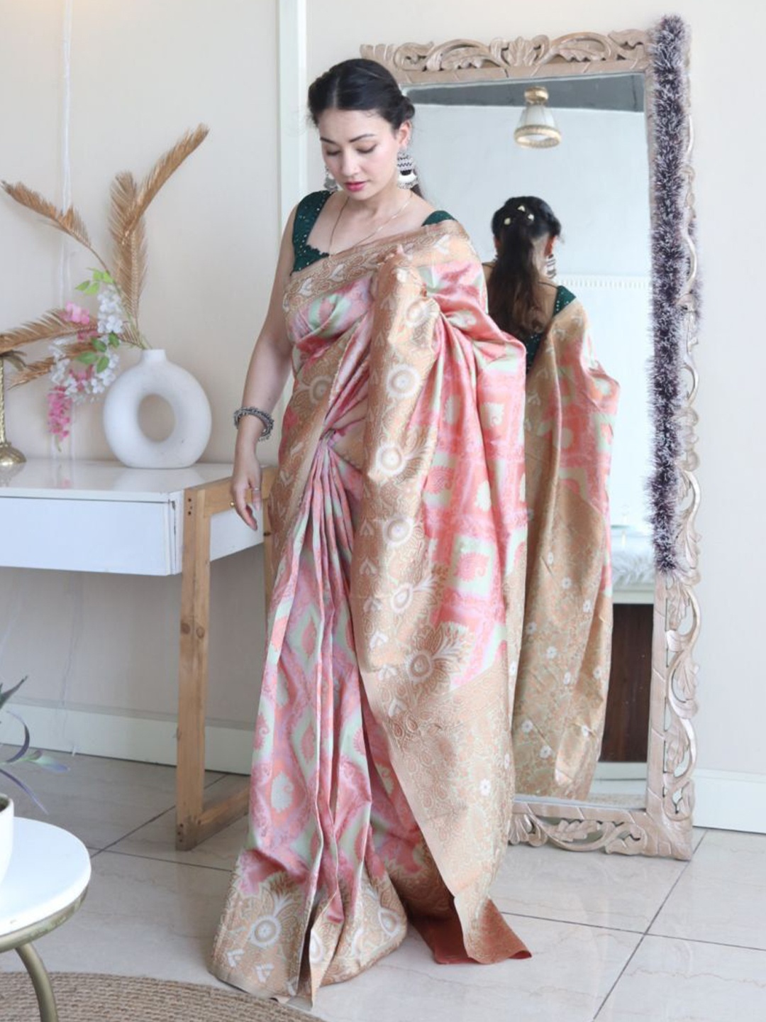 

Fashion Ritmo Woven Design Zari Pure Silk Saree, Pink