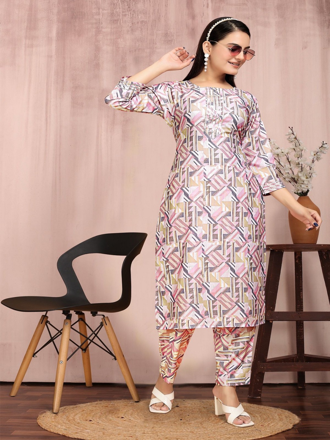 

A TO Z CART Abstract Printed Gotta Patti Round Neck Straight Kurta With Trouser, Grey