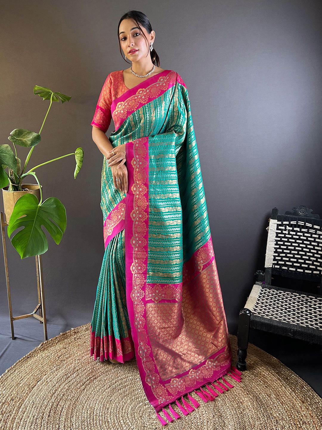 

Panzora Woven Design Zari Silk Blend Designer Banarasi Saree, Teal