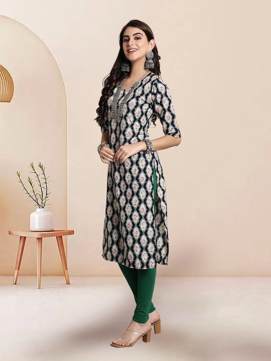 

7Threads Selection Of 3 Floral Printed Round Neck Straight Kurtas, Black
