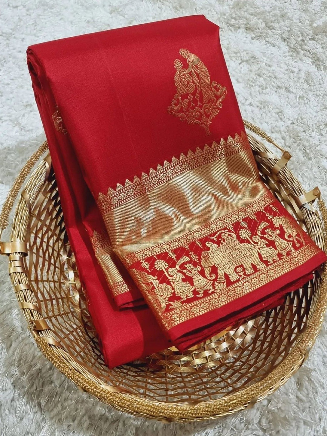 

A TO Z CART Woven Design Zari Pure Silk Banarasi Saree, Red