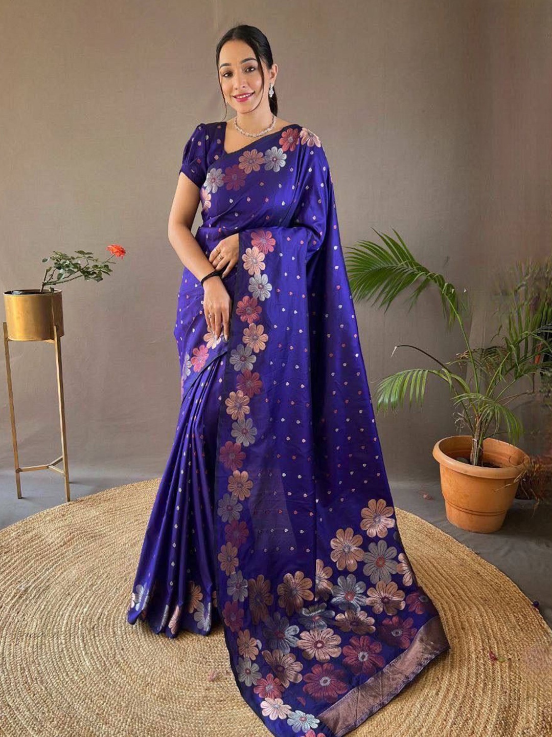 

Sitanjali Woven Design Silk Blend Kanjeevaram Saree, Blue
