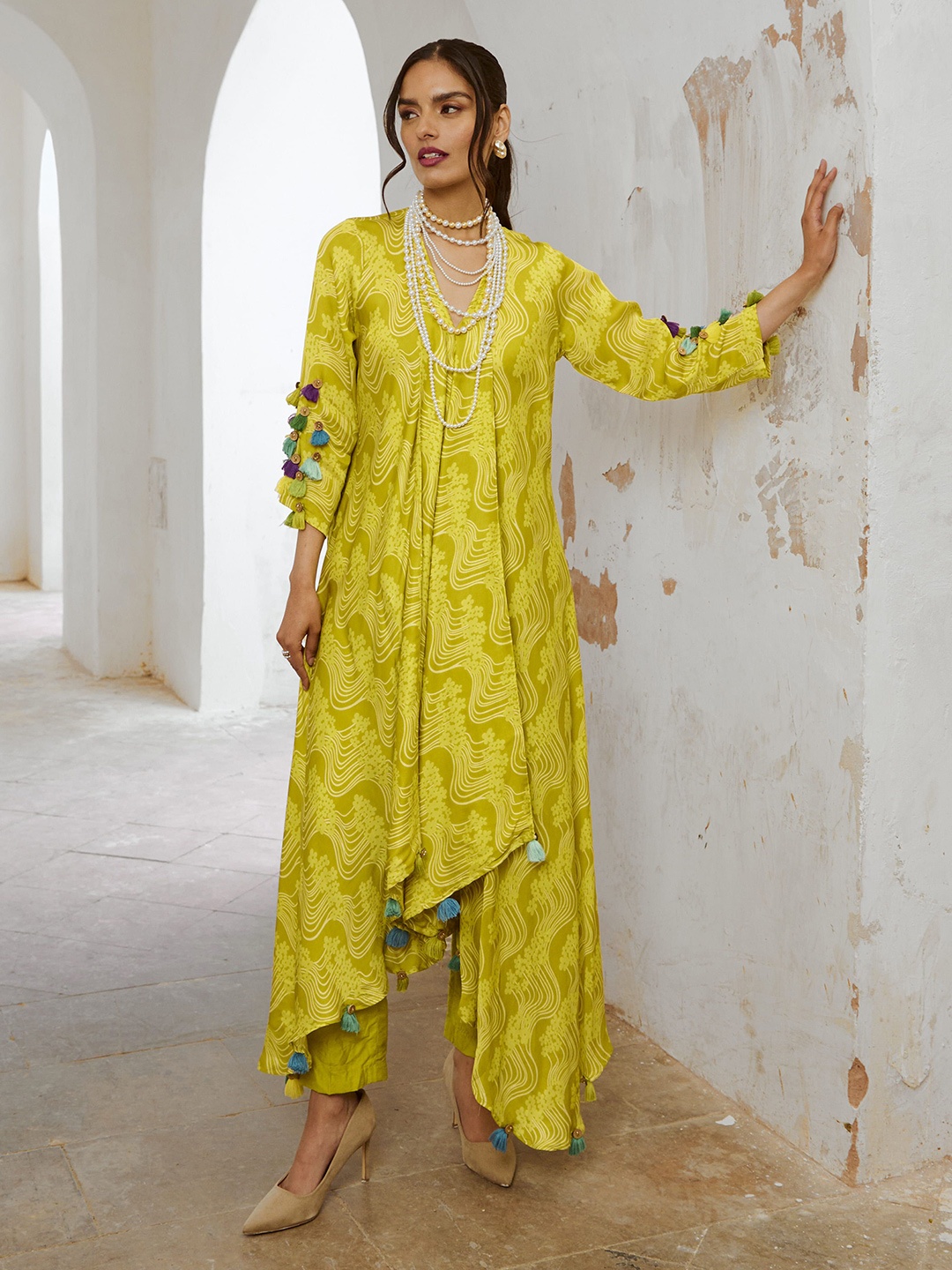 

Pallavi Jaipur Printed V-Neck Tunic With Palazzo, Lime green