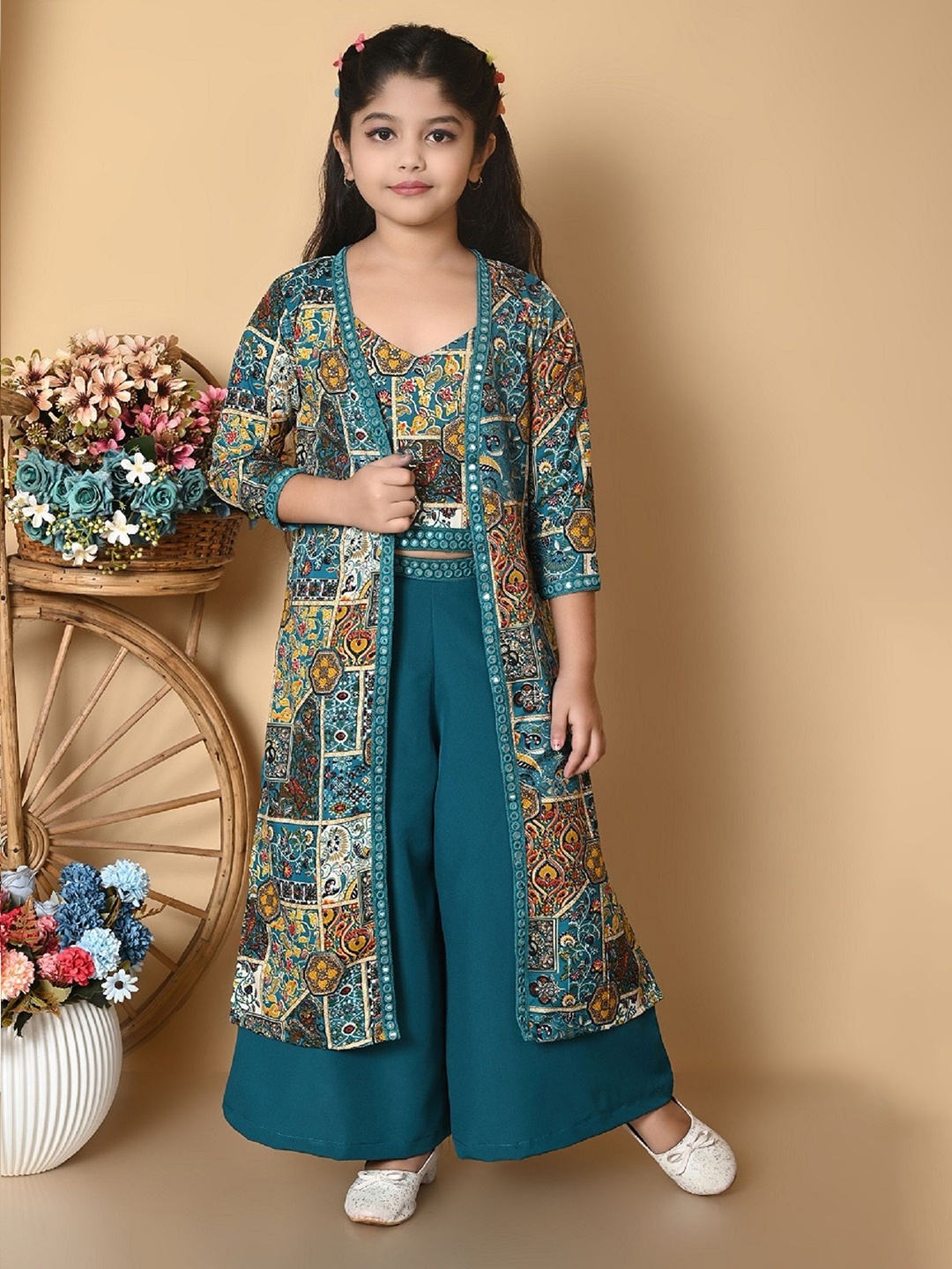 

SPAMitude Girls Printed Shoulder Straps Neck Sleeveless Top With Palazzo & Shrug, Green
