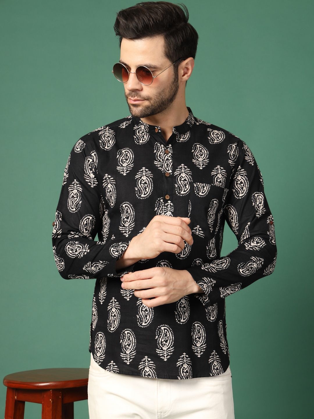 

Ramas Paisley Printed Mandarin Collar Pure Cotton Straight Kurta, Black
