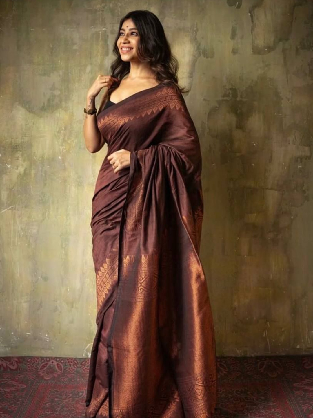 

SANJANA SILK Zari Silk Blend Kanjeevaram Saree, Brown